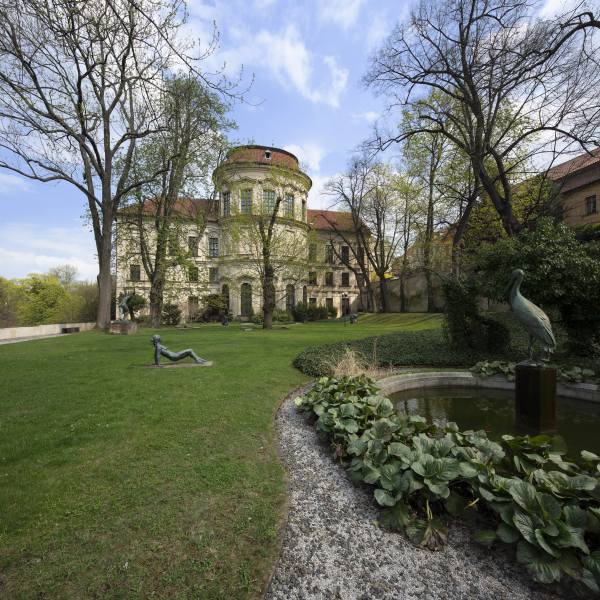 Sochařská výzdoba zahrady Šternberského paláce
